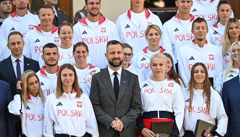 Święto wojska w Warszawie. Szef MON odznaczył olimpijczyków