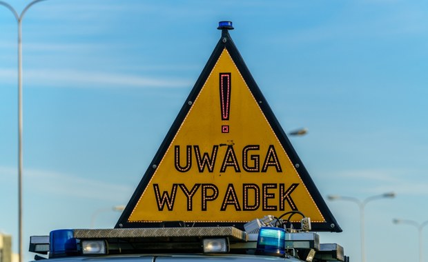 Świętokrzyskie: Jedna osoba zginęła, dwie zostały ranne w wypadku w Sukowie