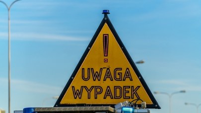 Świętokrzyskie: Jedna osoba zginęła, dwie zostały ranne w wypadku w Sukowie