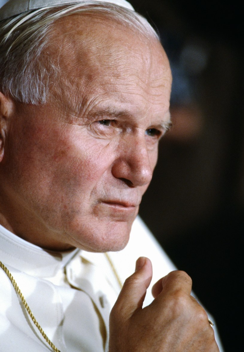 Święty Papież Jan Paweł II /Bernard Bisson / Contributor /Getty Images