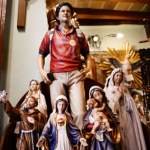 Święty w dżinsach i trampkach. Nowa era w Kościele?