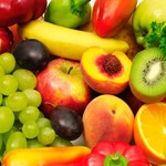 Świeże owoce i warzywa wygrywają z witaminowymi suplementami