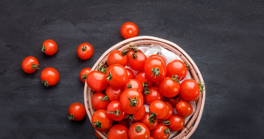 Świeże pomidory są lepsze niż z lodówki /123RF/PICSEL