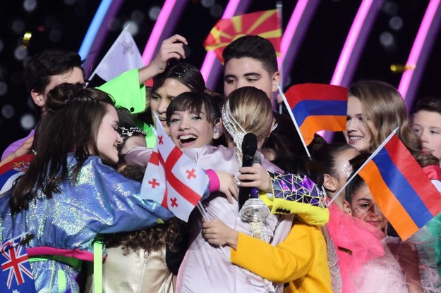 Świeżo upieczona zwyciężczyni Eurowizji Junior 2019 Viki Gabor tuż po ogłoszeniu wyników konkursu / 	Andrzej Grygiel    /PAP