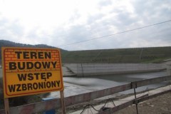 Świnna Poręba: Ludzie wciąż nie mogą się wyprowadzić z terenu budowy zbiornika