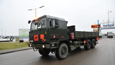 Świnoujście: Wstrzymany ruch promów i statków. Powodem 900-kilogramowa mina lotnicza