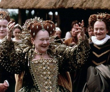 Swoją kolejną kreacją Dench dokonała sztuki niewiarygodnej. Choć przebywała na ekranie przez zaledwie osiem minut, została nagrodzona Oscarem. Akademia Filmowa przyznała go jej za rolę królowej Elżbiety w kolejnym w jej dorobku obrazie Johna Maddena zatytułowanym "Zakochany Szekspir" (obraz łącznie otrzymał aż siedem statuetek).