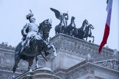 Syberyjski front zimna przyniósł do Rzymu… śnieg 