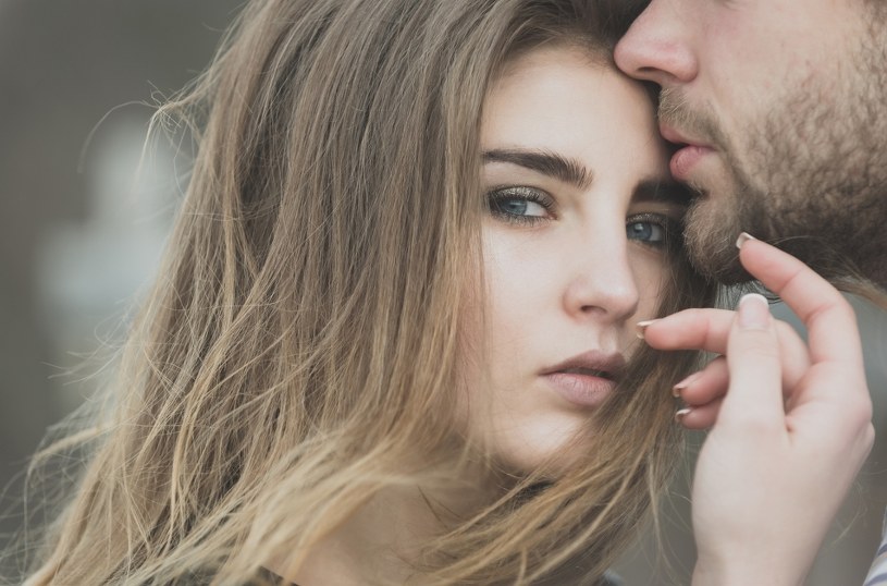 Sygnały, że się odkochujesz. W taki sposób twoja relacja zmierza ku końcowi 