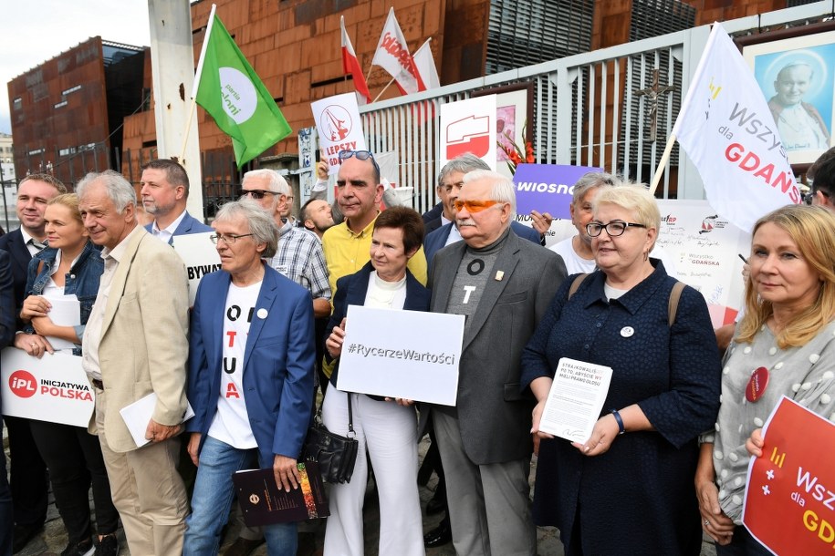 Sygnatariusze "Pomorskiej Deklaracji Obrony Demokracji" /Adam Warżawa /PAP