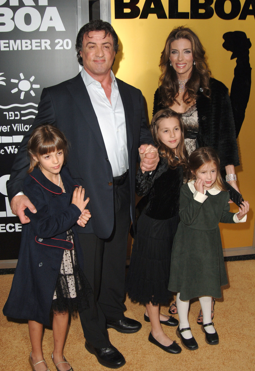 Sylvester Stallone, i Jennifer Flavin z córkami na premierze filmu "Rocky Balboa" /SGranitz/WireImage /Getty Images