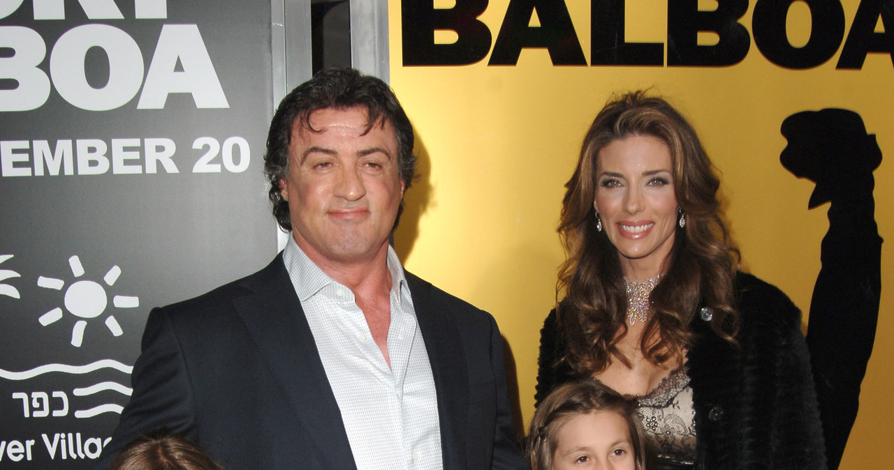 Sylvester Stallone, i Jennifer Flavin z córkami na premierze filmu "Rocky Balboa" /SGranitz/WireImage /Getty Images