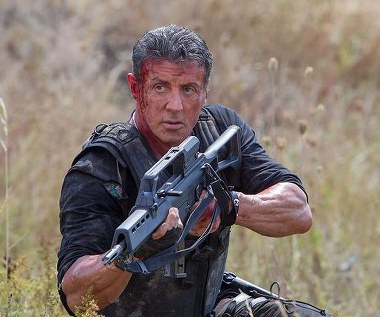 Sylvester Stallone w scenie z filmu "Niezniszczalni 3"