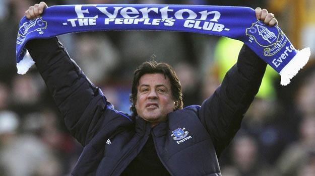 Sylvester Stalone z szalikiem Evertonu w 2007 roku  - fot. Michael Steele /Getty Images