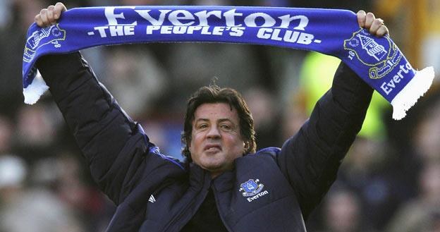 Sylvester Stalone z szalikiem Evertonu w 2007 roku  - fot. Michael Steele /Getty Images