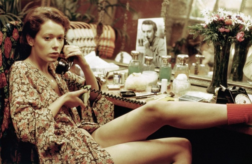 Sylvia Kristel - kadr z filmu "Emmanuelle" /East News