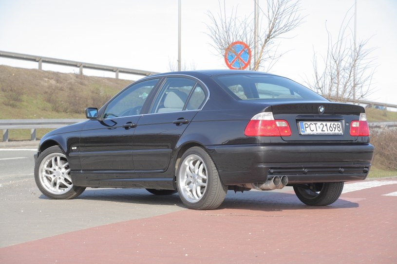 Sylwetka BMW E46 jest nadal bardzo atrakcyjna. Młodzi kierowcy często marzą o tym samochodzie. /Motor