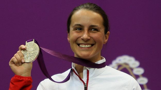 Srebrny medal Sylwii Bogackiej! Sylwia Bogacka ze swoim pierwszym medalem olimpijskim /Marwan Naamani /AFP