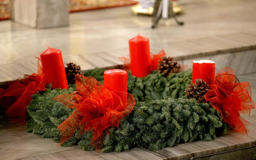 Symbole adwentu. Co oznaczają charakterystyczne dla tego okresu przedmioty?