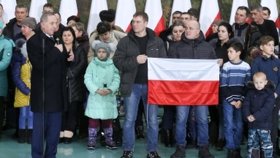 "Symboliczny dzień". 150 Polaków z Kazachstanu przybyło do Polski 