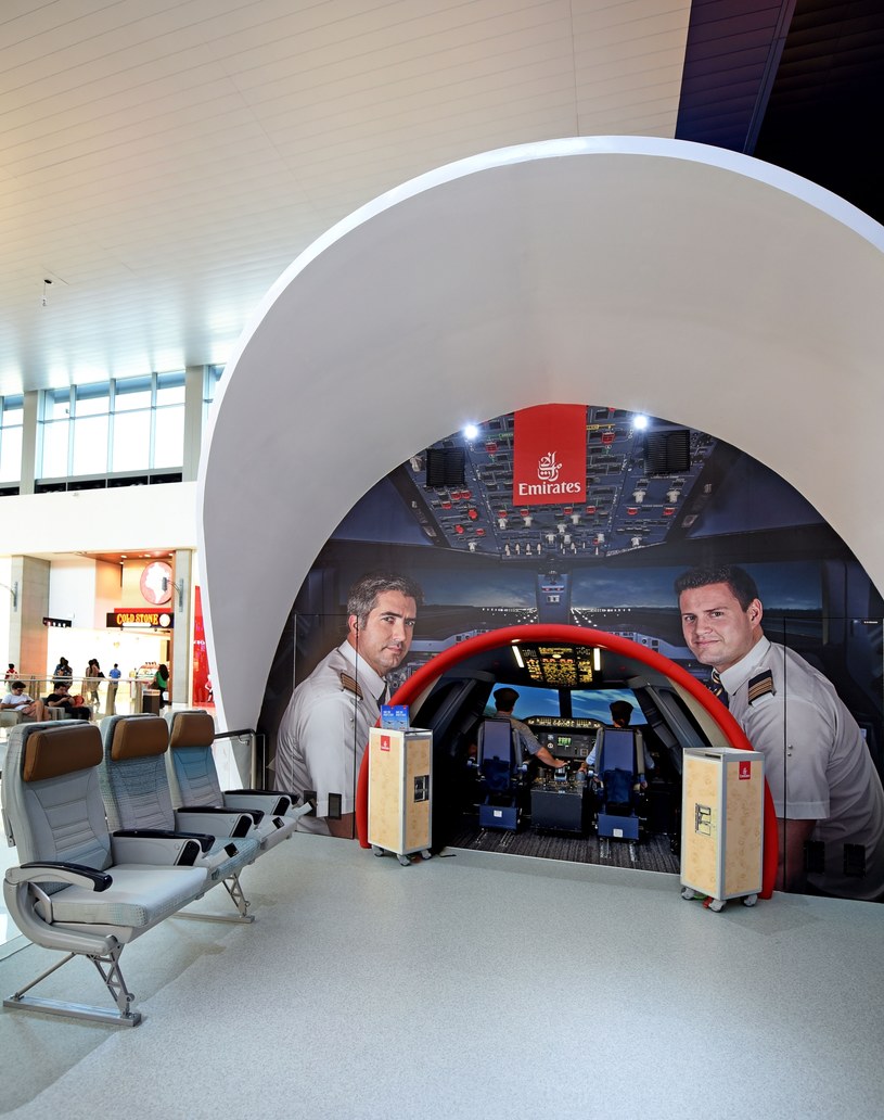 Symulator lotu linii Emirates w centrum handlowym Dubai Mall /materiały prasowe