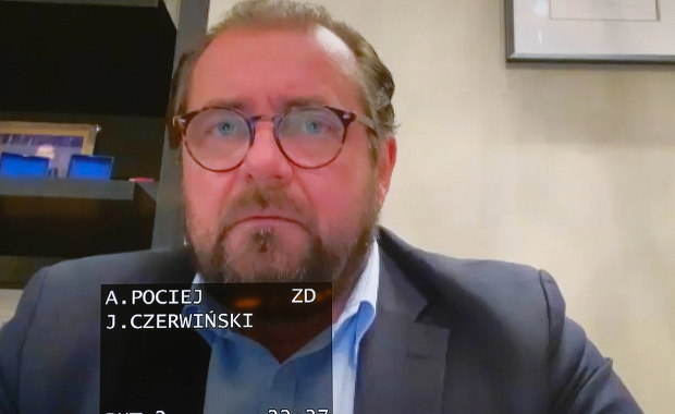 Syn Aleksandra Pocieja zabrał głos w trakcie obrad Senatu. "Tato, wołają cię!"