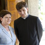 Syn Beaty Szydło w oczach parafian. Jaki naprawdę jest ksiądz Tymoteusz?