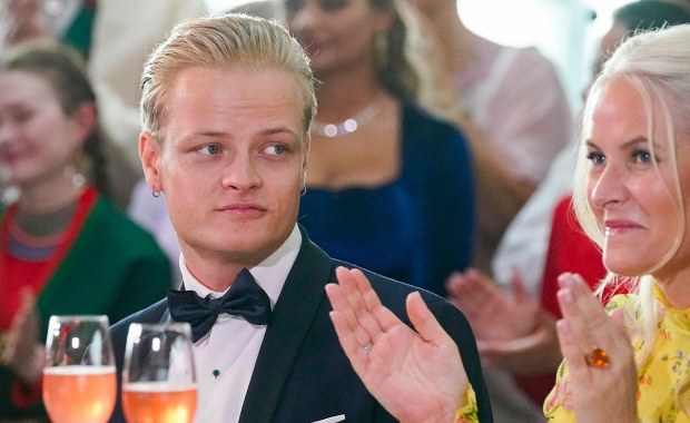 Syn księżnej przed sądem za gwałty i narkotyki. Norwegowie przeciwko jej koronacji