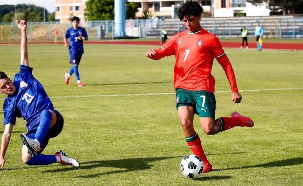 Syn legendy pnie się na piłkarskiej drabinie. Dołączy do turniejowej ekipy