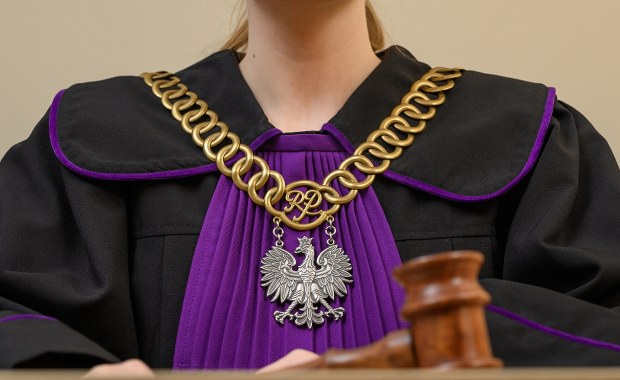 Syn podpalił dom i zabił ojca. Sędzia utrzymał wyrok
