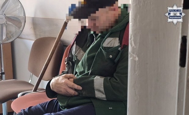 Syn wbił matce widelec w rękę. Dramat w Świętochłowicach