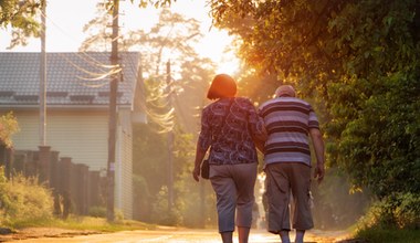 Syndrom zachodzącego słońca. Problem u osób z chorobą Alzheimera