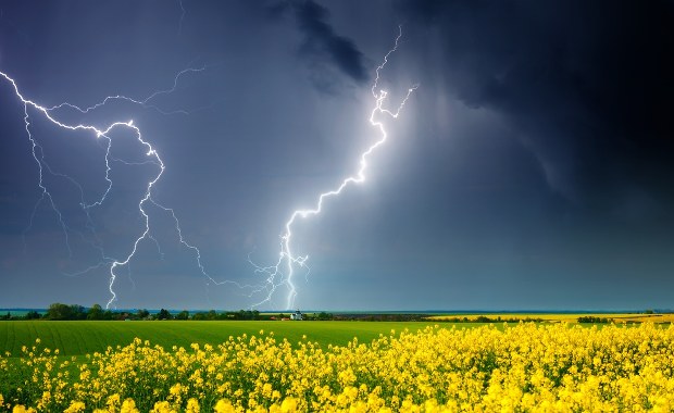 Synoptycy ostrzegają: Możliwe burze z gradem [MAPY POGODOWE]