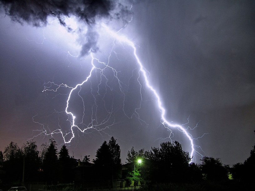 Synoptycy ostrzegają przed kolejnymi gwałtownymi burzami /123RF/PICSEL