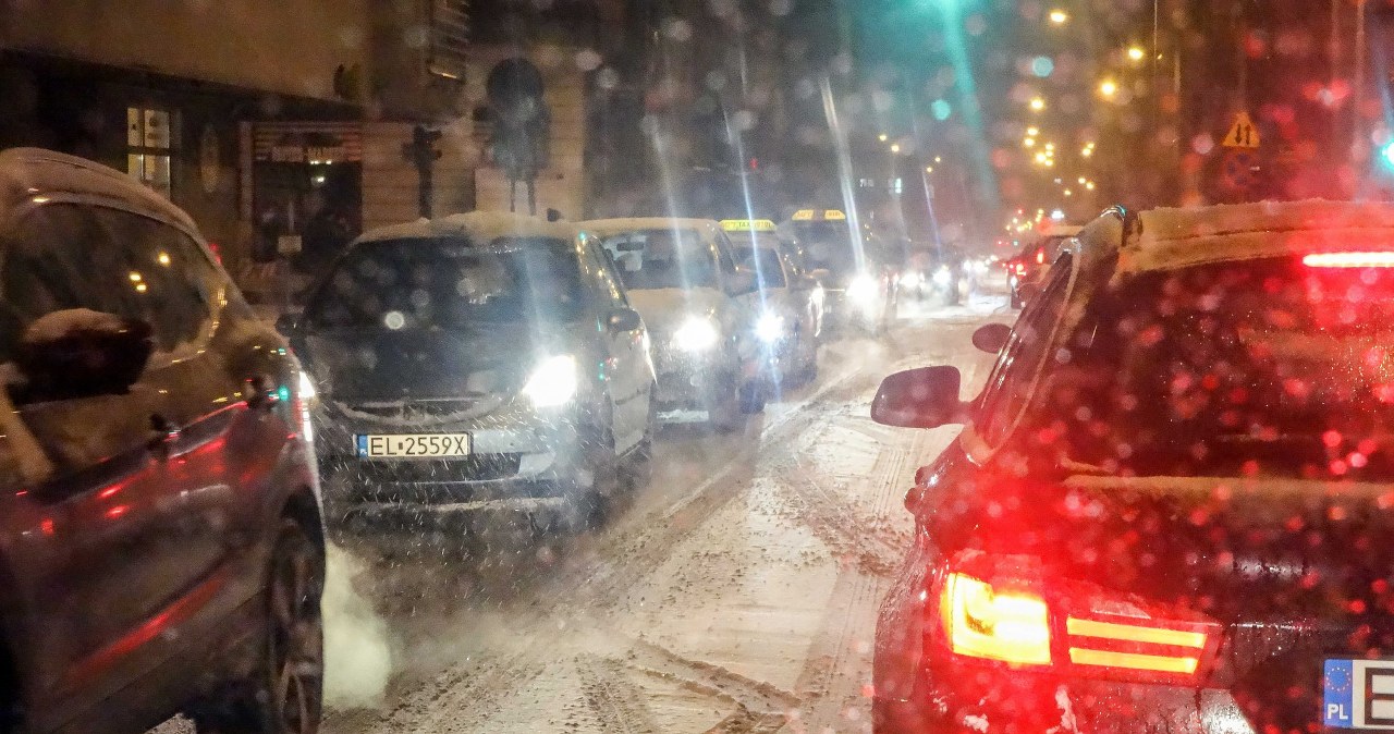 Synoptycy ostrzegają przed marznącym deszczem /PIOTR KAMIONKA /Reporter