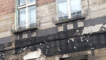 Sypią się kamienice w Bytomiu. "Z drugiego piętra ktoś ukradł nawet poręcz, strach tam wejść"