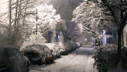 Sypnie śniegiem, ściśnie mrozem. Jedźcie ostrożnie