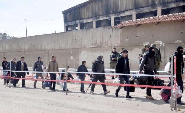 Syria: Wznowiono ewakuację ludności po ataku, w którym zginęło 126 osób