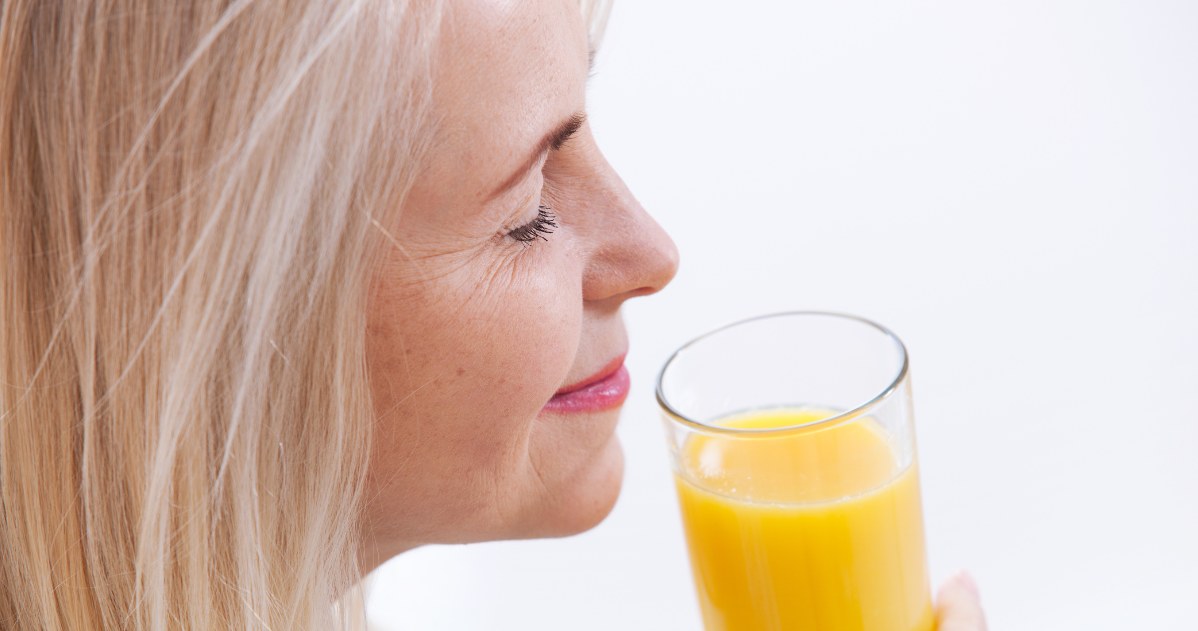 Syrop glukozowo-fruktozowy to substancja dodawana do wielu różnych produktów, w tym soków owocowych czy słodyczy /123RF/PICSEL