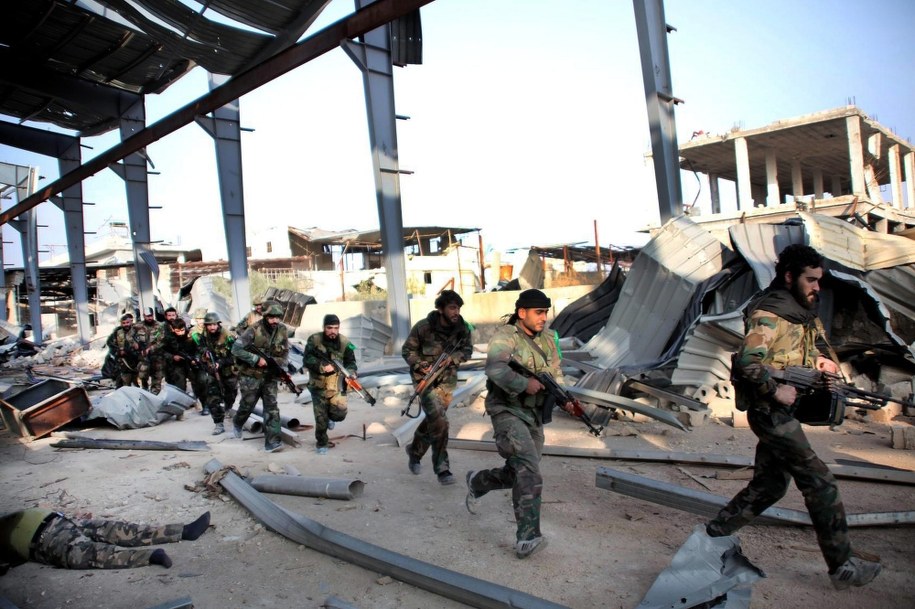 Syryjscy żołnierze w Aleppo /SANA /PAP/EPA