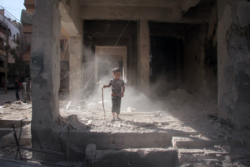 Syryjski chłopiec na przedmieściach Damaszku /HAMZA AL-AJWEH /AFP