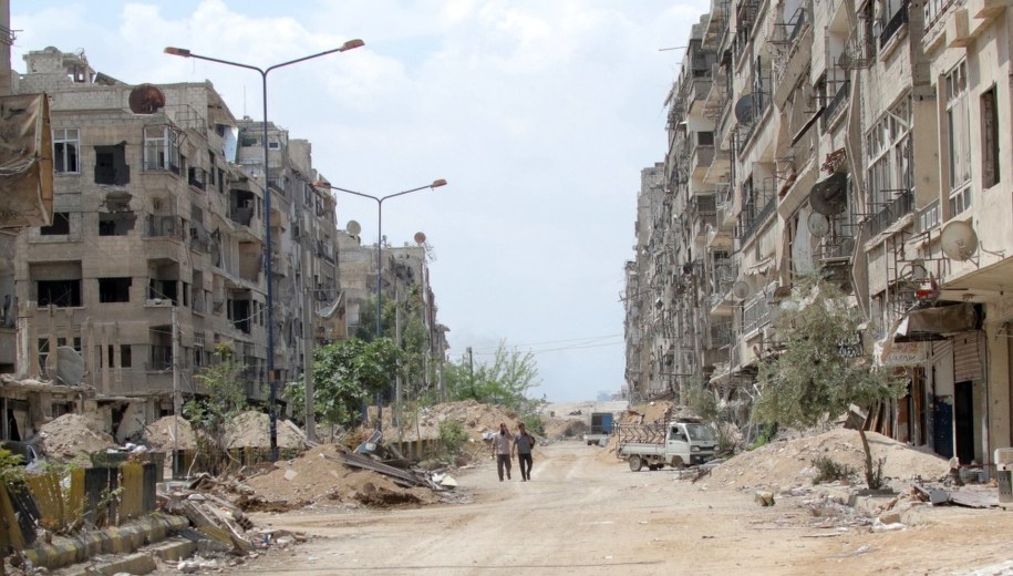 Syryjskie miasto Zamalka we Wschodniej Gucie /YOUSSEF BADAWI /PAP/EPA