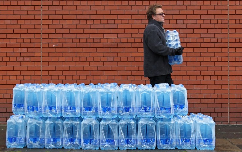 System kaucyjny to jedyna efektywna metoda zebrania ponad 90 proc. opakowań po napojach /AFP