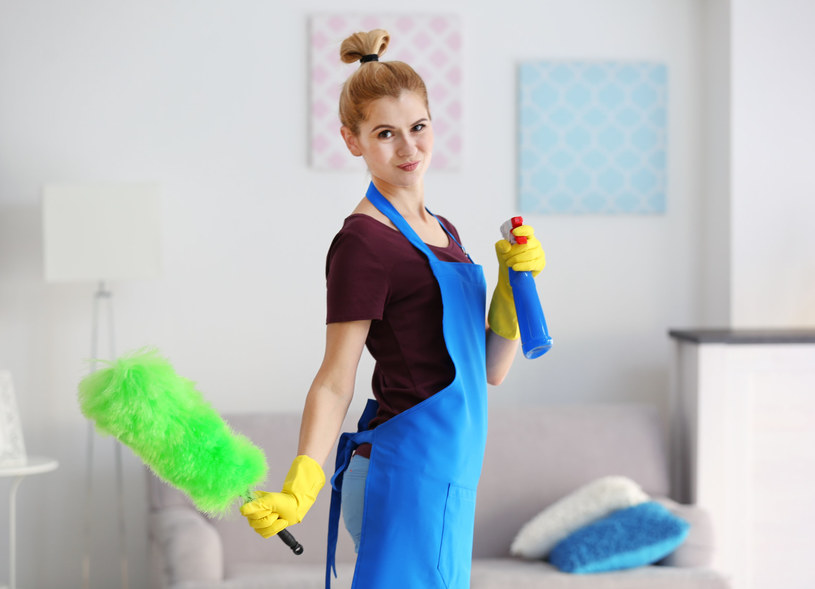 Systematyczne sprzątanie pomoże ci w utrzymaniu porządku w domu /123RF/PICSEL