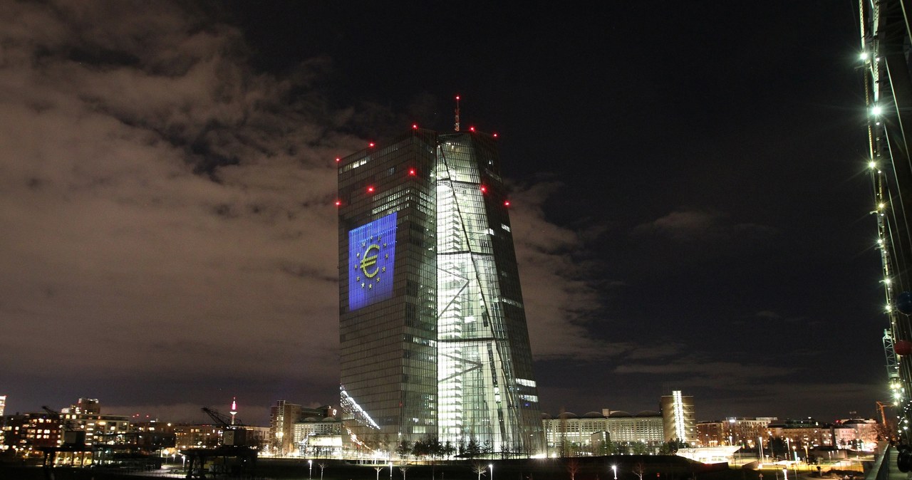 Sytuacja banków w strefie euro poprawia się. Na zdjęciu siedziba Europejskiego Banku Centralnego (EBC) we Frankfurcie nad Menem /DANIEL ROLAND /AFP