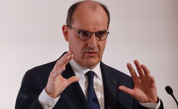 Sytuacja epidemiczna we Francji poprawia się. "Szczyt trzeciej fali już za nami"