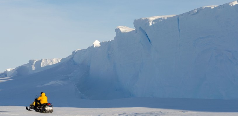 Sytuacja na Antarktydzie robi się coraz bardziej dramatyczna /123RF/PICSEL