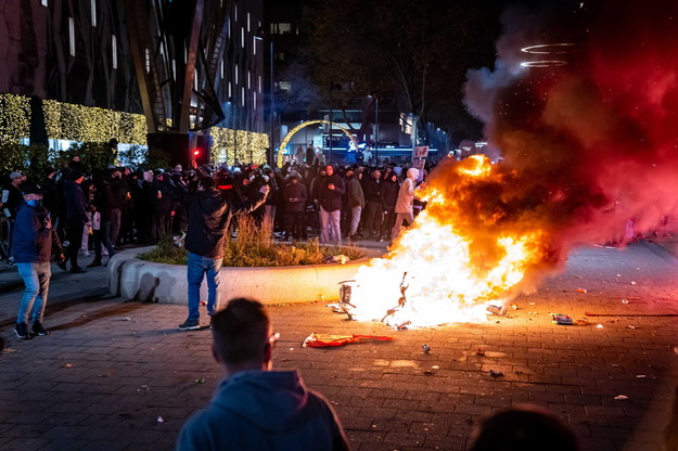 Sytuacja podczas demonstracji miała wymknąć się spod kontroli. /Killian Lindenburg /PAP/EPA