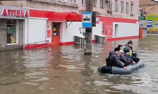 Sytuacja w mieście Orsk w obwodzie orenburskim w Rosji /RUSSIAN EMERGENCY SITUATIONS MINISTRY HANDOUT /PAP/EPA