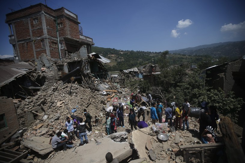 Sytuacja w Nepalu wciąż jest dramatyczna /PAP/EPA